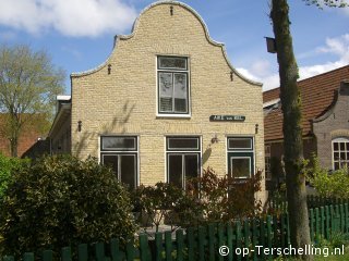 Aike van Rel, Rauchfreie Ferienunterkünfte auf Terschelling