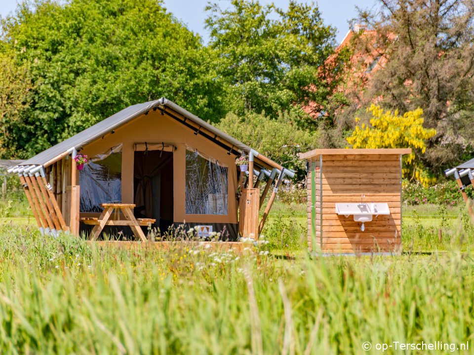 Safaritenten op camping Overalwat, Camping auf Terschelling